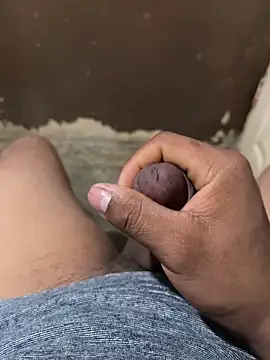 Snapshot of Luis455gomez chatting on February 23, 2025, 5:56 am Luis455gomez online show from February 23, 2025, 5:56 am