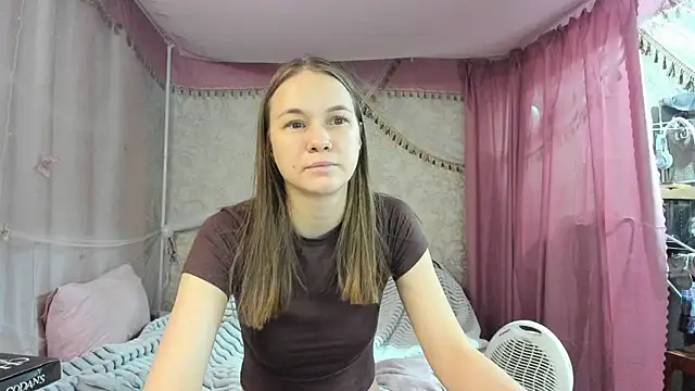 leila bambi  online show from March 24, 2026, 2:22 pm