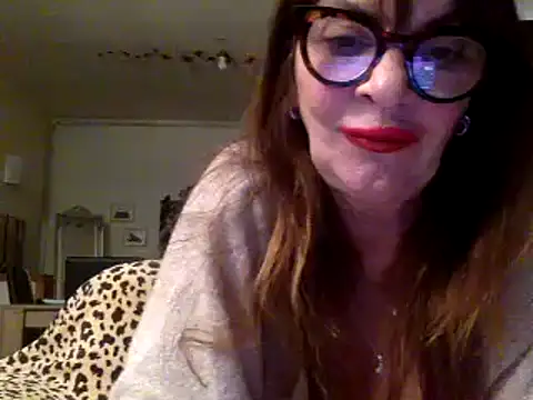 gildamilf online show from January 11, 2025, 7:38 pm