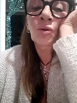 gildamilf online show from April 15, 2026, 7:54 pm