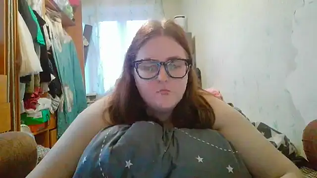 Snapshot of DesireMelissa chatting on April 18, 2026, 4:22 pm DesireMelissa online show from April 18, 2026, 4:22 pm