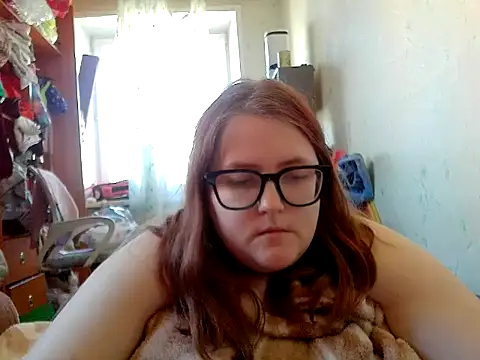 Snapshot of DesireMelissa chatting on May 13, 2026, 6:33 am DesireMelissa online show from May 13, 2026, 6:33 am