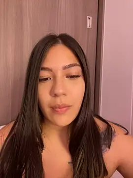 Snapshot of Latina_vanessa chatting on February 2, 2025, 1:02 am Latina vanessa online show from February 2, 2025, 1:02 am