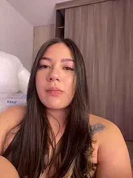 Snapshot of Latina_vanessa chatting on February 11, 2025, 1:10 am Latina vanessa online show from February 11, 2025, 1:10 am