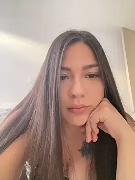 Snapshot of Latina_vanessa chatting on February 19, 2025, 10:42 pm Latina vanessa online show from February 19, 2025, 10:42 pm