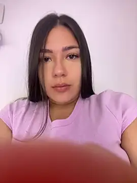 Snapshot of Latina_vanessa chatting on February 24, 2025, 1:24 am Latina vanessa online show from February 24, 2025, 1:24 am