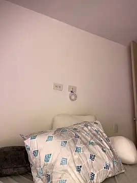 Snapshot of Latina_vanessa chatting on March 3, 2025, 10:42 pm Latina vanessa online show from March 3, 2025, 10:42 pm