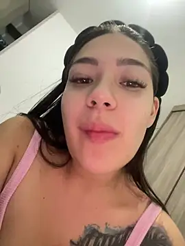 Snapshot of Latina_vanessa chatting on October 8, 2025, 3:48 am Latina vanessa online show from October 8, 2025, 3:48 am