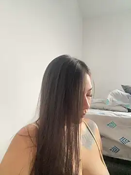 Snapshot of Latina_vanessa chatting on October 8, 2025, 10:40 pm Latina vanessa online show from October 8, 2025, 10:40 pm