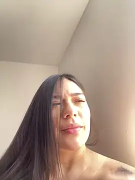 Snapshot of Latina_vanessa chatting on October 15, 2025, 5:46 pm Latina vanessa online show from October 15, 2025, 5:46 pm