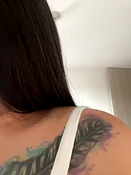 Snapshot of Latina_vanessa chatting on October 26, 2025, 10:15 pm Latina vanessa online show from October 26, 2025, 10:15 pm