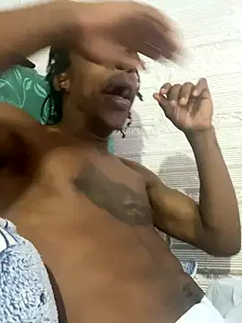 Larry-n-clouds online show from November 30, 2025, 1:04 pm