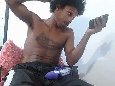 Larry-n-clouds online show from March 12, 2026, 7:20 pm