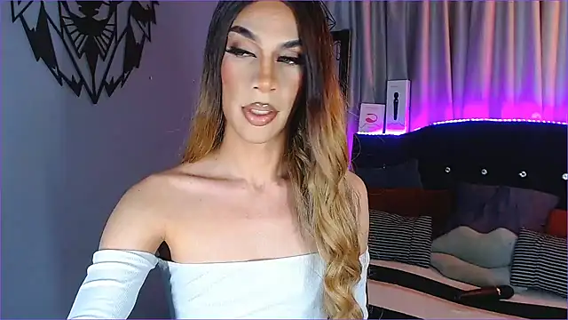 camila hootie online show from December 15, 2024, 3:13 am