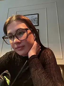 RinaCat online show from March 6, 2025, 8:30 am