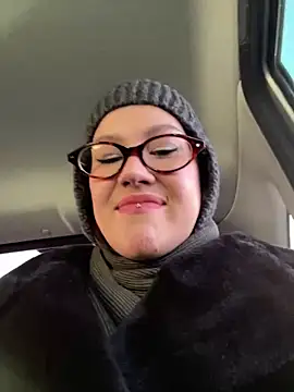 RinaCat online show from November 30, 2025, 5:44 am