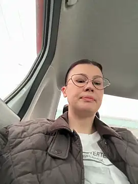 RinaCat online show from April 7, 2026, 5:52 am