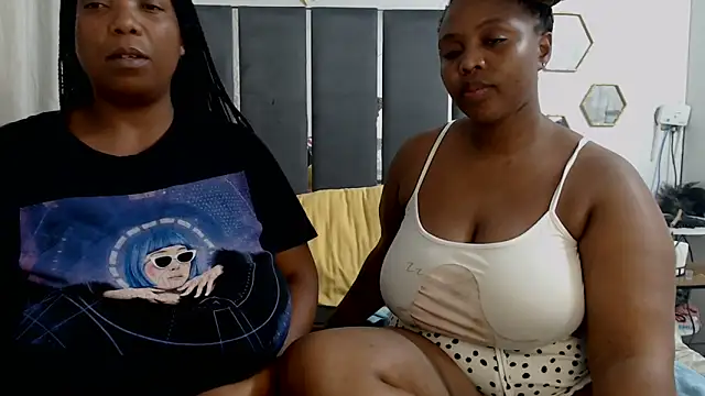 IceBellaCane313 online show from March 28, 2026, 11:04 pm