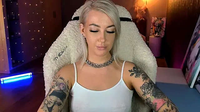 Snapshot of tykioty_Miley chatting on March 7, 2026, 12:13 pm tykioty Miley online show from March 7, 2026, 12:13 pm