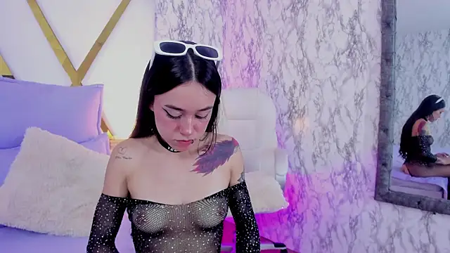 Snapshot of Athziry_ chatting on December 15, 2024, 4:40 am Athziry online show from December 15, 2024, 4:40 am