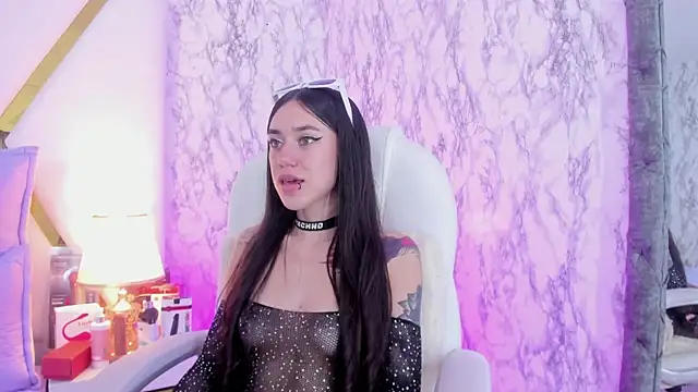 Snapshot of Athziry_ chatting on December 15, 2024, 10:50 am Athziry online show from December 15, 2024, 10:50 am