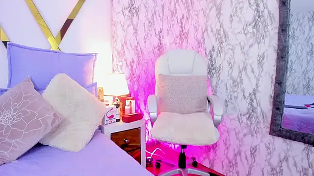 Snapshot of Athziry_ chatting on January 8, 2025, 9:23 pm Athziry online show from January 8, 2025, 9:23 pm