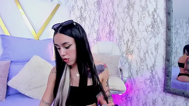 Snapshot of Athziry_ chatting on February 6, 2025, 11:15 pm Athziry online show from February 6, 2025, 11:15 pm