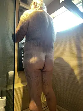 Snapshot of EroticVenetian chatting on July 6, 2026, 8:44 am EroticVenetian online show from July 6, 2026, 8:44 am