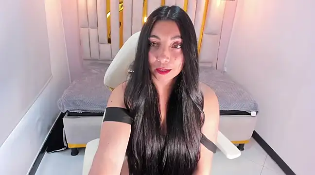 Karla hernandez  online show from March 10, 2025, 5:07 pm