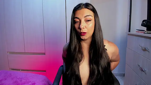 Snapshot of Karla_hernandez_ chatting on April 8, 2026, 10:37 am Karla hernandez online show from April 8, 2026, 10:37 am