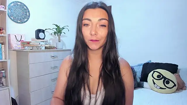 Karla hernandez  online show from July 8, 2026, 10:42 am