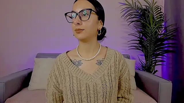 miadaniells hot online show from April 30, 2026, 1:06 pm