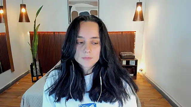 KatherineBond online show from October 16, 2025, 7:48 pm