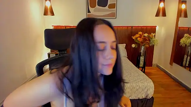 Snapshot of KatherineBond chatting on May 16, 2026, 7:56 pm KatherineBond online show from May 16, 2026, 7:56 pm
