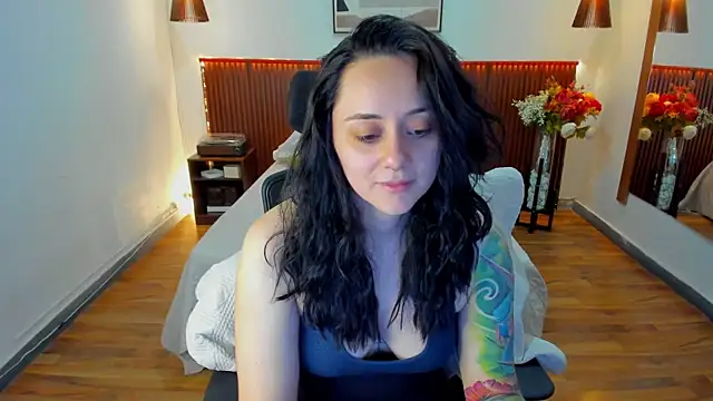 Snapshot of KatherineBond chatting on August 6, 2026, 6:21 pm KatherineBond online show from August 6, 2026, 6:21 pm