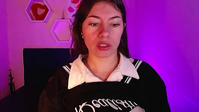 AnnaliOlsenX online show from January 15, 2025, 1:41 pm