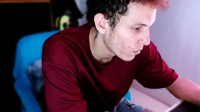 deividcloud36 online show from November 9, 2025, 4:44 am