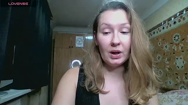 Snapshot of AnnaXLovers chatting on October 30, 2025, 1:56 pm AnnaXLovers online show from October 30, 2025, 1:56 pm