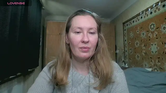 Snapshot of AnnaXLovers chatting on December 16, 2025, 11:48 am AnnaXLovers online show from December 16, 2025, 11:48 am