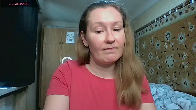 AnnaXLovers online show from April 6, 2026, 11:33 am