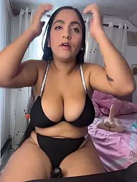 JazminTaylor online show from November 30, 2025, 6:23 pm