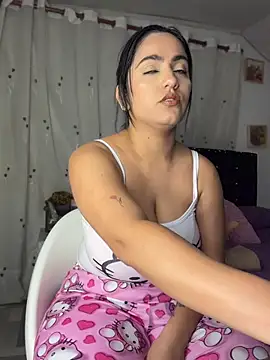 JazminTaylor online show from June 4, 2026, 1:33 am