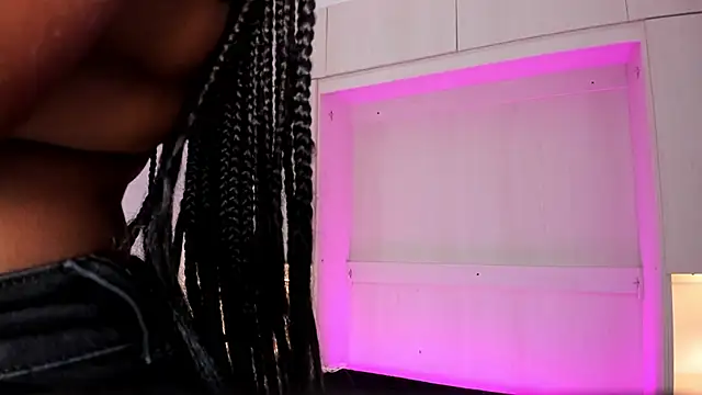 Snapshot of tamaraa_smiith chatting on February 4, 2025, 6:17 pm tamaraa smiith online show from February 4, 2025, 6:17 pm