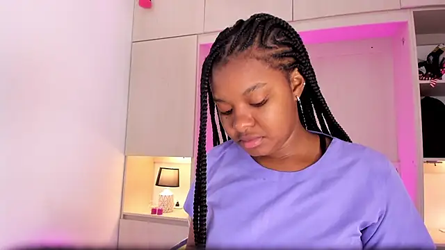 Snapshot of tamaraa_smiith chatting on February 12, 2025, 11:40 am tamaraa smiith online show from February 12, 2025, 11:40 am