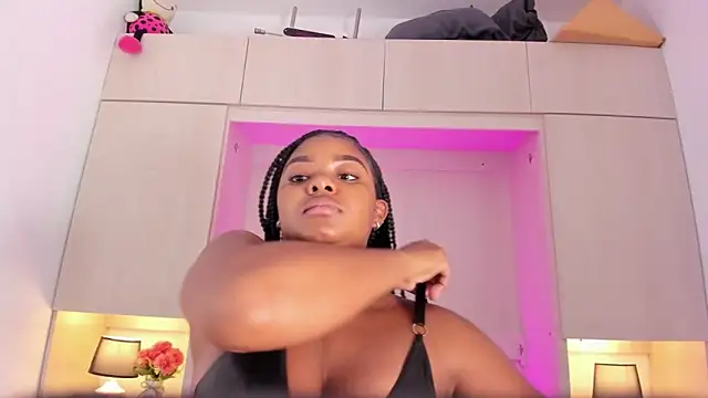 Snapshot of tamaraa_smiith chatting on February 20, 2025, 6:24 pm tamaraa smiith online show from February 20, 2025, 6:24 pm