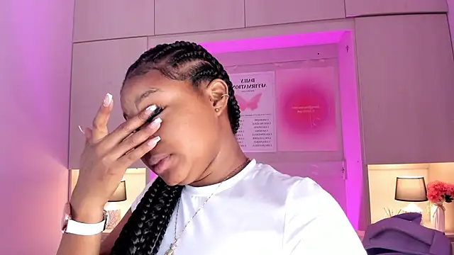 Snapshot of tamaraa_smiith chatting on September 28, 2025, 1:05 pm tamaraa smiith online show from September 28, 2025, 1:05 pm