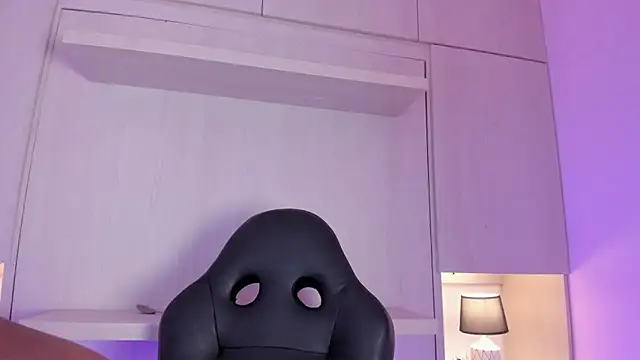 Snapshot of tamaraa_smiith chatting on October 1, 2025, 7:42 pm tamaraa smiith online show from October 1, 2025, 7:42 pm