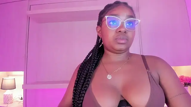 Snapshot of tamaraa_smiith chatting on October 17, 2025, 8:00 pm tamaraa smiith online show from October 17, 2025, 8:00 pm