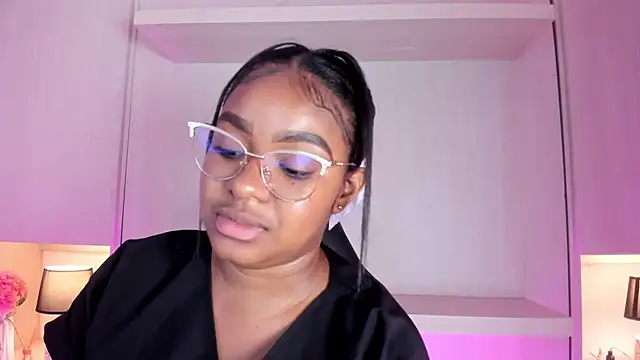 Snapshot of tamaraa_smiith chatting on November 20, 2025, 8:19 pm tamaraa smiith online show from November 20, 2025, 8:19 pm