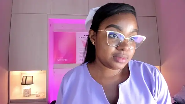 Snapshot of tamaraa_smiith chatting on December 3, 2025, 8:07 pm tamaraa smiith online show from December 3, 2025, 8:07 pm